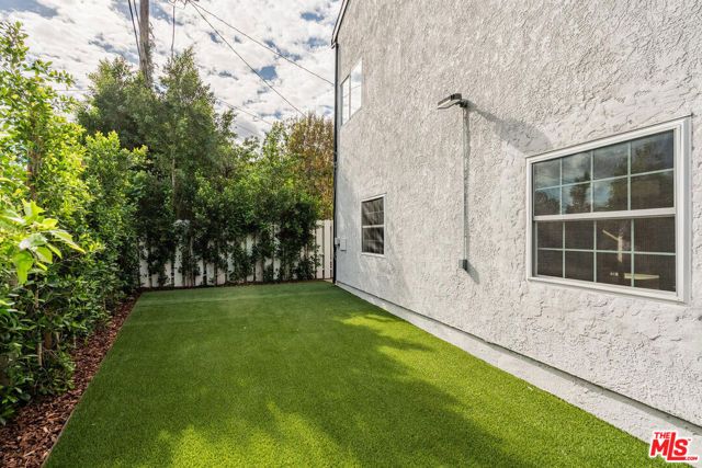 5110 Garden Grove Avenue, Tarzana (los Angeles), CA 91356