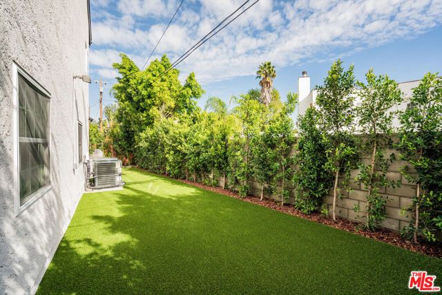 5110 Garden Grove Avenue, Tarzana (los Angeles), CA 91356