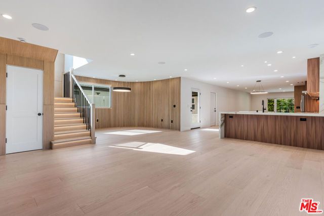 5110 Garden Grove Avenue, Tarzana (los Angeles), CA 91356