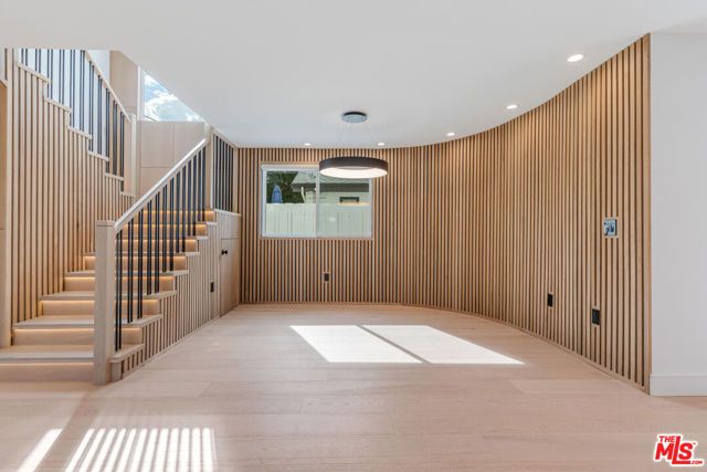 5110 Garden Grove Avenue, Tarzana (los Angeles), CA 91356