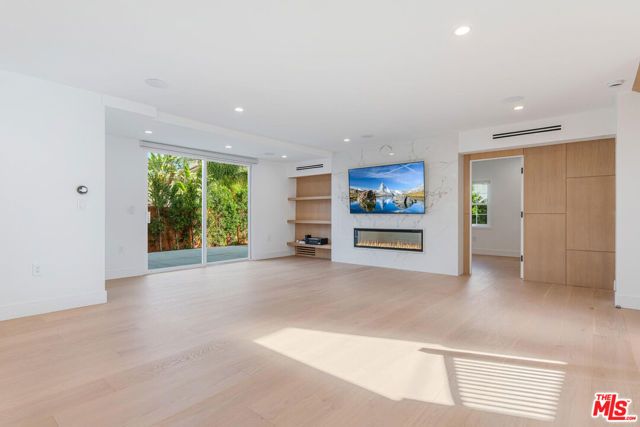 5110 Garden Grove Avenue, Tarzana (los Angeles), CA 91356