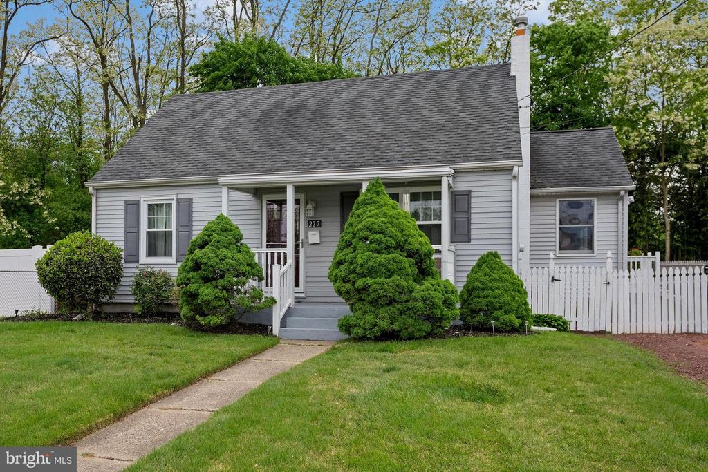 227 JEREMIAH AVE, Hamilton, NJ 08610