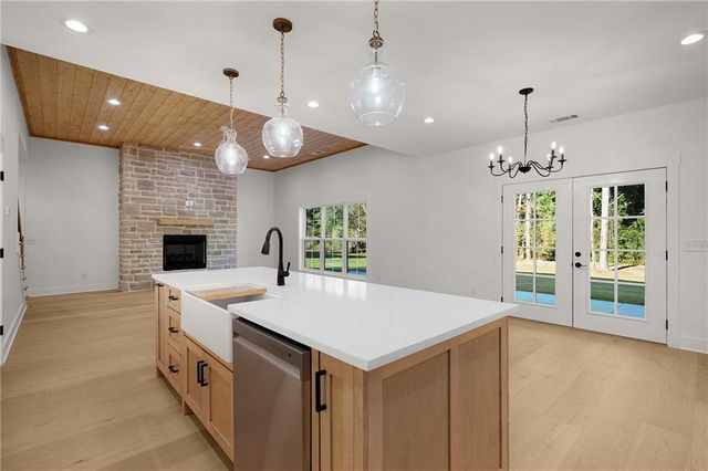 140 Cambridge Court, Calhoun, GA 30701