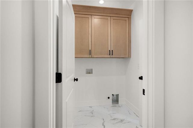 140 Cambridge Court, Calhoun, GA 30701