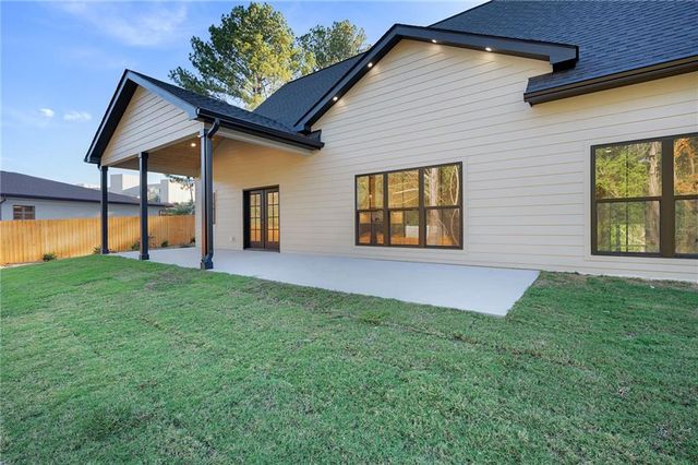 140 Cambridge Court, Calhoun, GA 30701