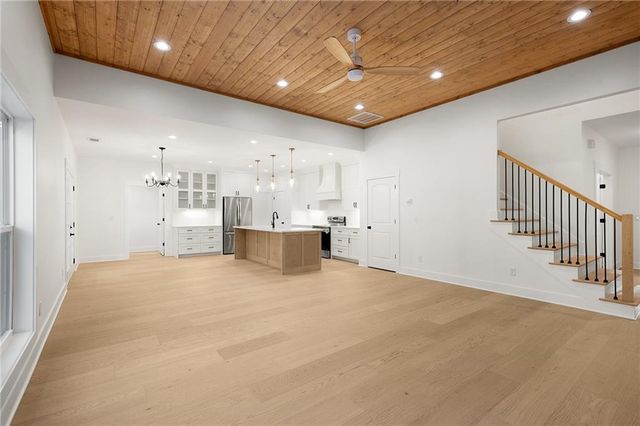 140 Cambridge Court, Calhoun, GA 30701