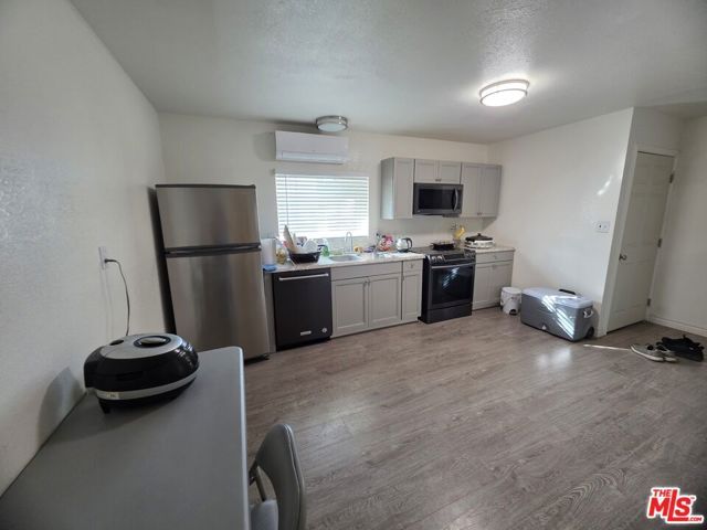 27003 Waalew Road, Apple Valley, CA 92307