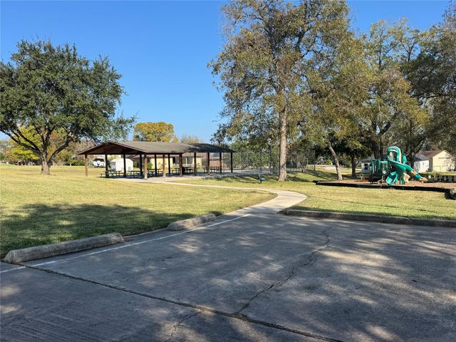 10734 Twin Circles, Montgomery, TX 77356