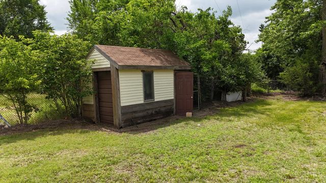 10498 SW 90th St, Augusta, KS 67010