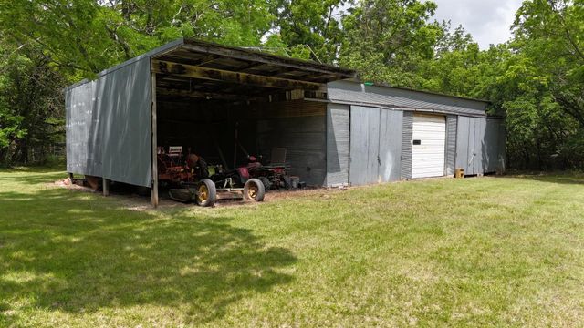 10498 SW 90th St, Augusta, KS 67010