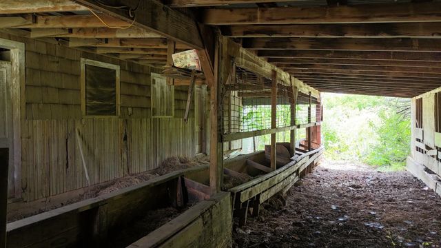 10498 SW 90th St, Augusta, KS 67010