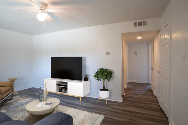 7945 Gault ST 202, Austin, TX 78757