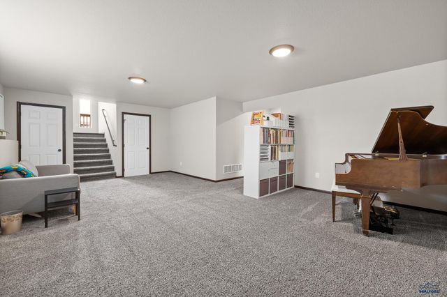 4461 MISTY WOODS LN, Rapid City, SD 57701