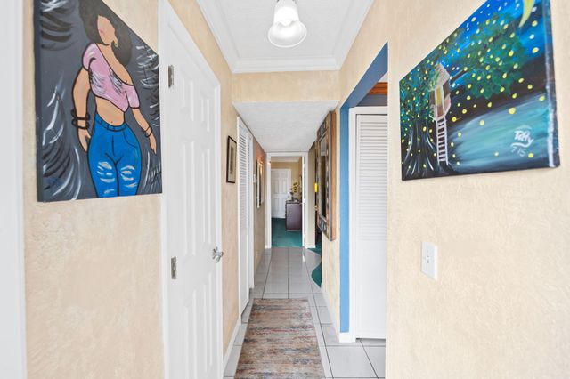 8004 Lagos De Campo Boulevard C-203, Tamarac, FL 33321
