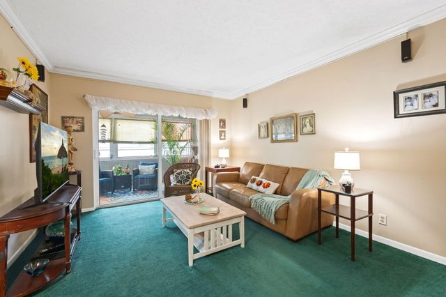 8004 Lagos De Campo Boulevard C-203, Tamarac, FL 33321