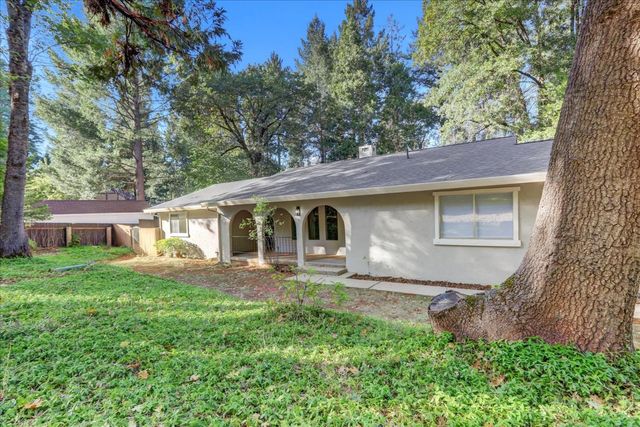 12786 Mayflower Dr, Nevada City, CA 95959
