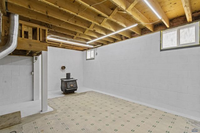 519 PINE STREET, Newcastle, WY 82701