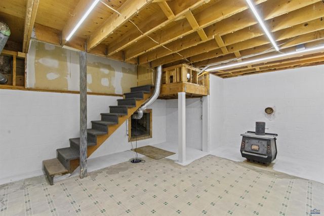 519 PINE STREET, Newcastle, WY 82701