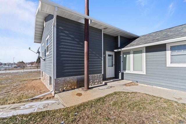 519 PINE STREET, Newcastle, WY 82701