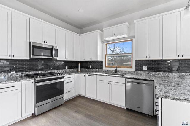 519 PINE STREET, Newcastle, WY 82701