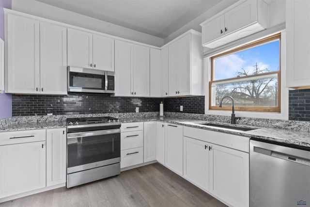 519 PINE STREET, Newcastle, WY 82701