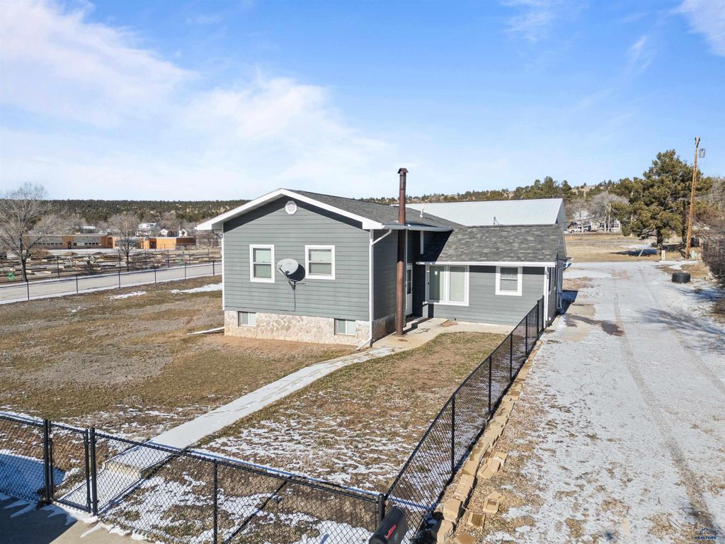 519 PINE STREET, Newcastle, WY 82701