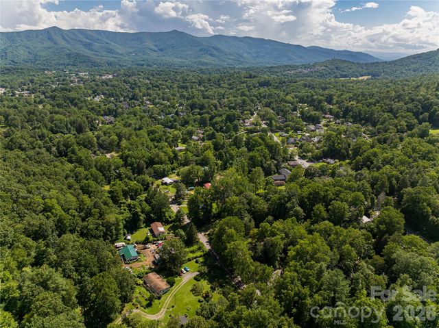 321 Flat Creek Road, Black Mountain, NC 28711
