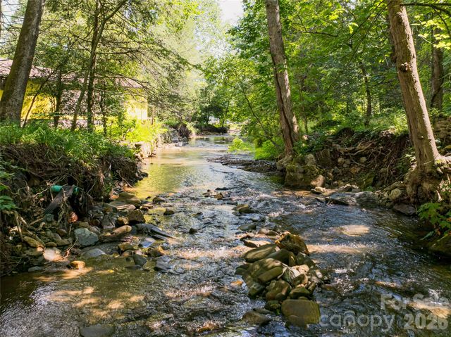321 Flat Creek Road, Black Mountain, NC 28711