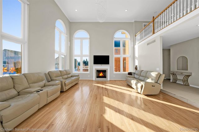 43358 Chester Drive, Sterling Heights, MI 48314