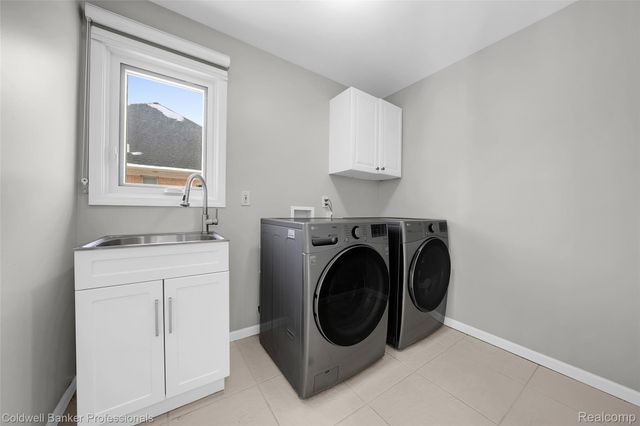 43358 Chester Drive, Sterling Heights, MI 48314