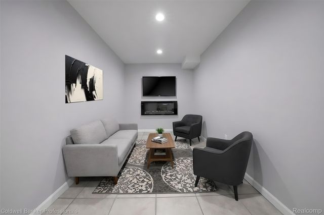 43358 Chester Drive, Sterling Heights, MI 48314