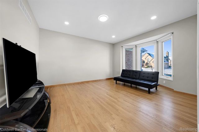 43358 Chester Drive, Sterling Heights, MI 48314