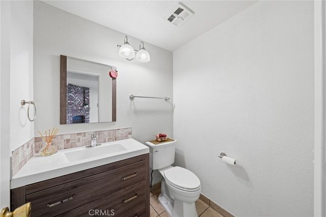 9646 Karmont, South Gate, CA 90280