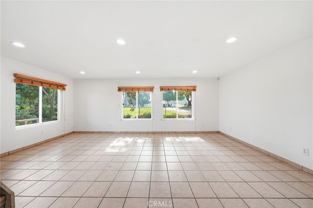 9646 Karmont, South Gate, CA 90280