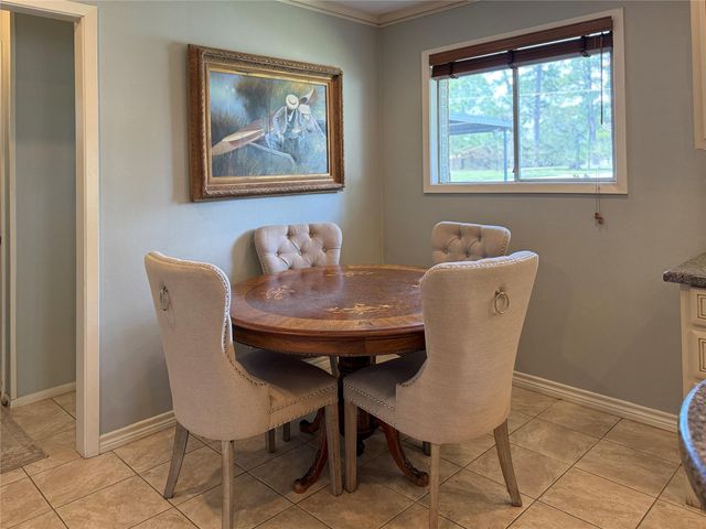 129 Circle Dr, Cleveland, TX 77327