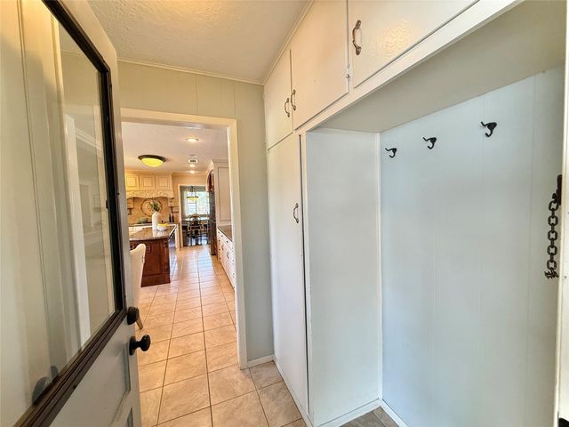 129 Circle Dr, Cleveland, TX 77327