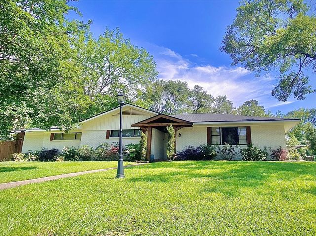 129 Circle Dr, Cleveland, TX 77327