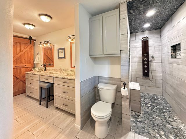 129 Circle Dr, Cleveland, TX 77327