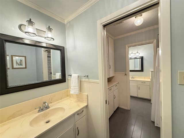 129 Circle Dr, Cleveland, TX 77327