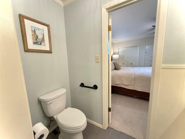 129 Circle Dr, Cleveland, TX 77327