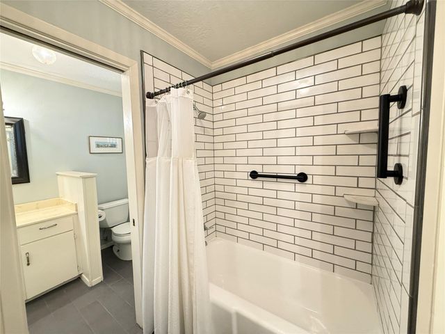 129 Circle Dr, Cleveland, TX 77327