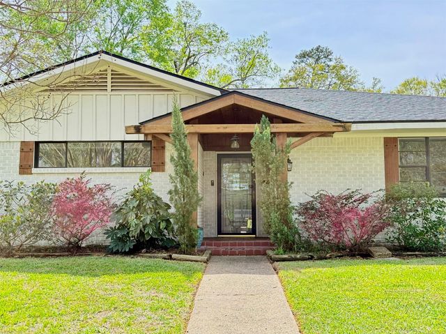 129 Circle Dr, Cleveland, TX 77327