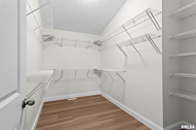 6200 Wind Tree Road, Springfield, IL 62712