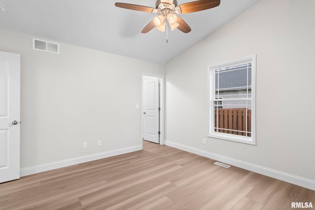 6200 Wind Tree Road, Springfield, IL 62712