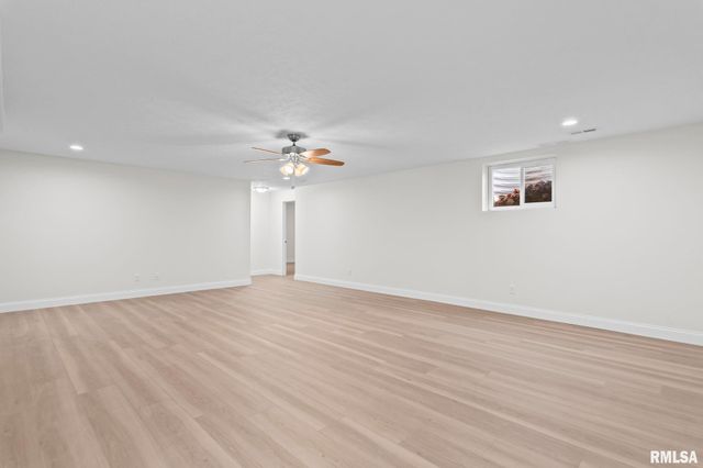 6200 Wind Tree Road, Springfield, IL 62712