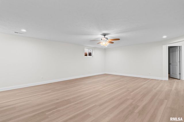 6200 Wind Tree Road, Springfield, IL 62712