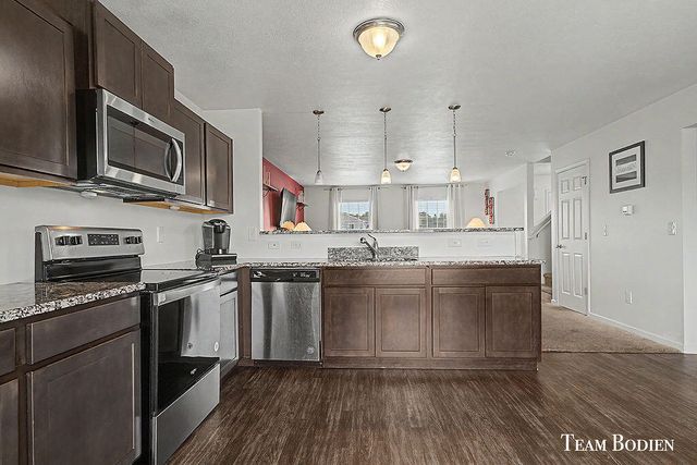 402 Oak Hill Court, Middleville Vlg, MI 49333