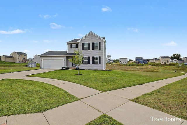 402 Oak Hill Court, Middleville Vlg, MI 49333