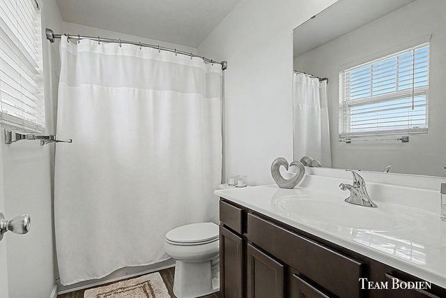 402 Oak Hill Court, Middleville Vlg, MI 49333