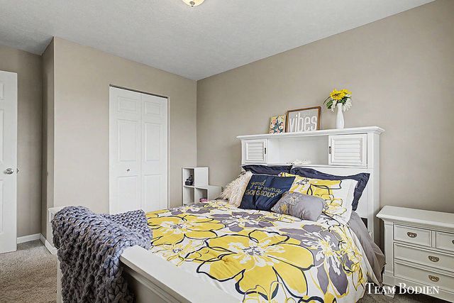 402 Oak Hill Court, Middleville Vlg, MI 49333